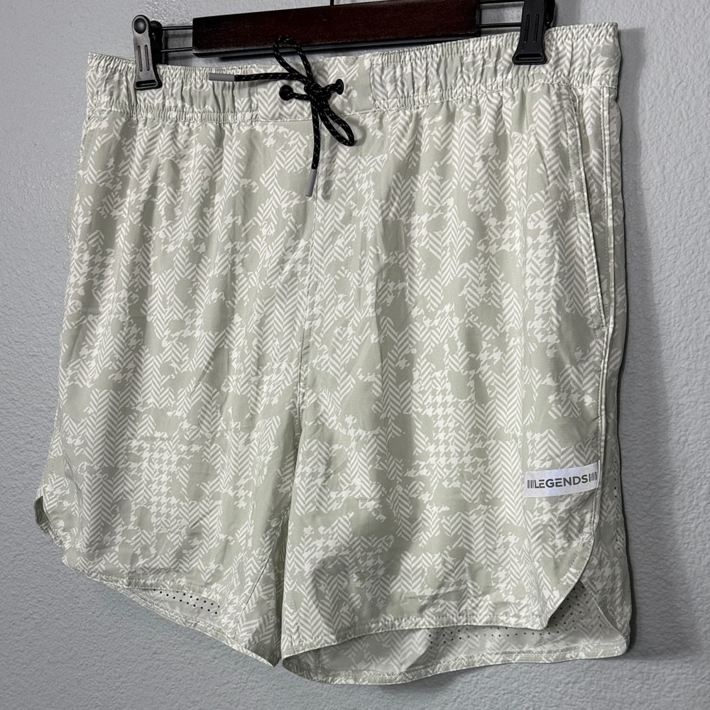 LEGENDS Men Luka Patterned Athletic Shorts